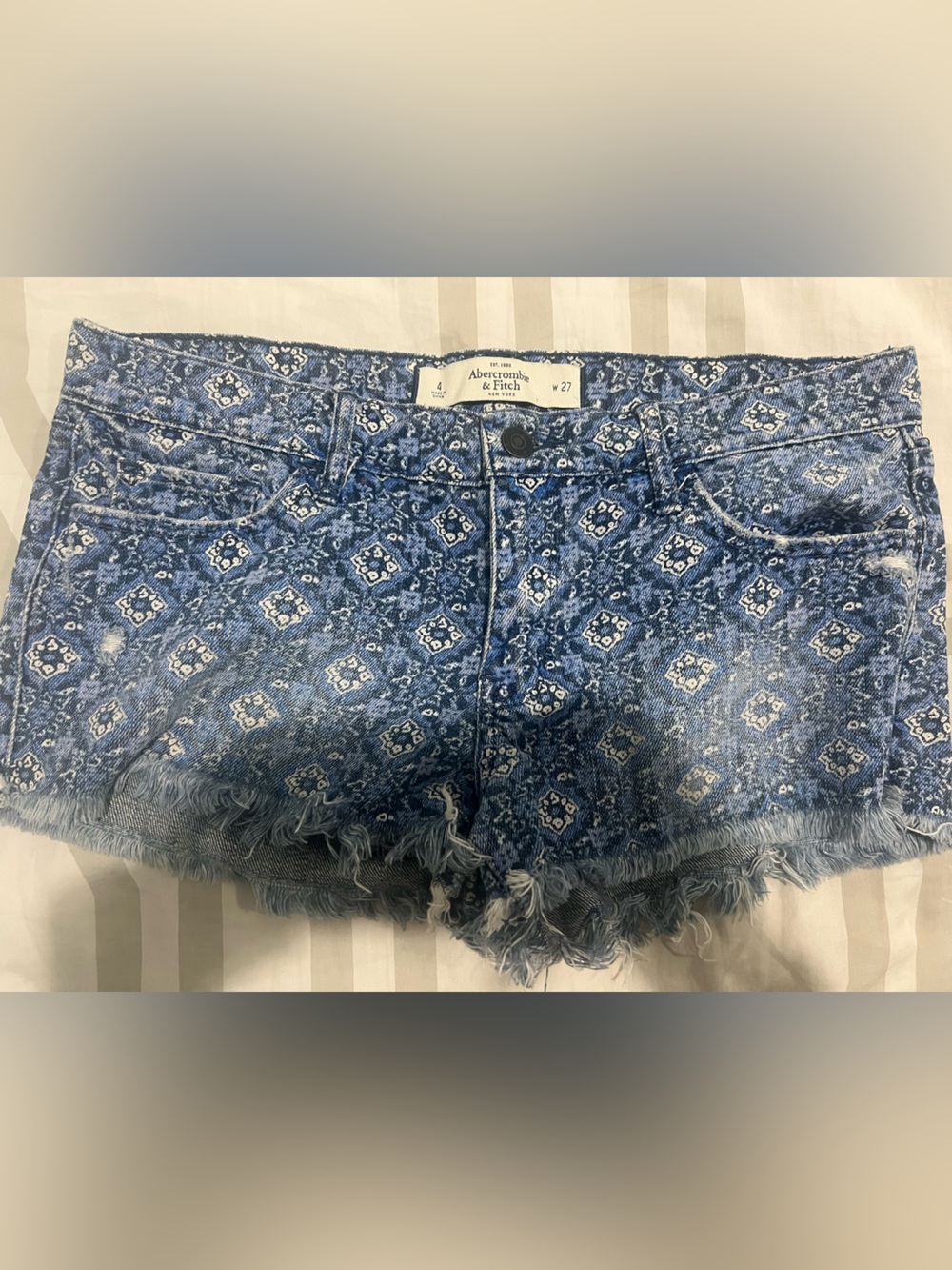 Abercrombie & Fitch Blue Printed Denim Frayed Hem Shorts Size 4